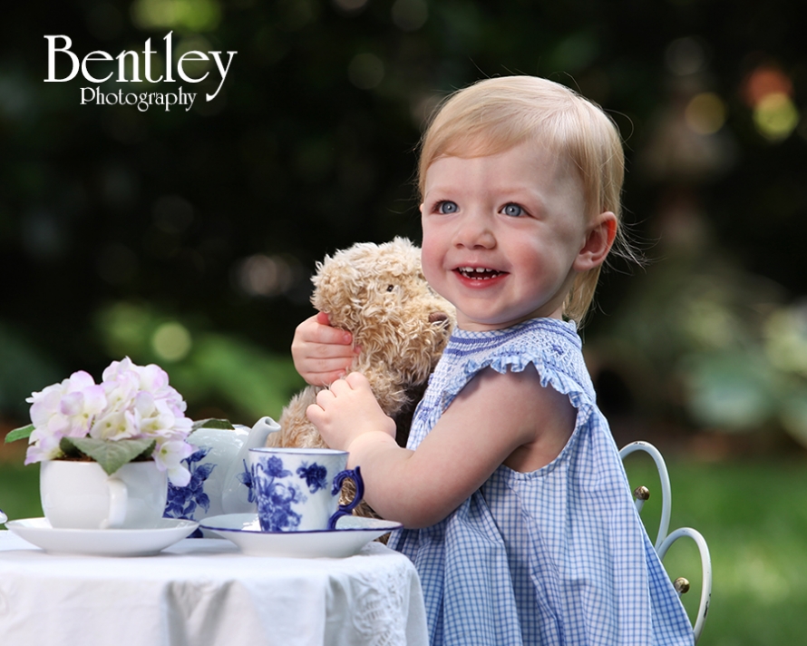 child photographer, outdoor, tea party, portrait