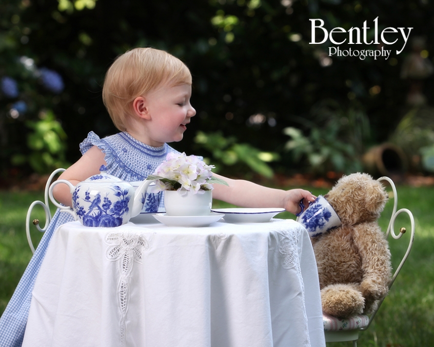 child photographer, outdoor, tea party, portrait